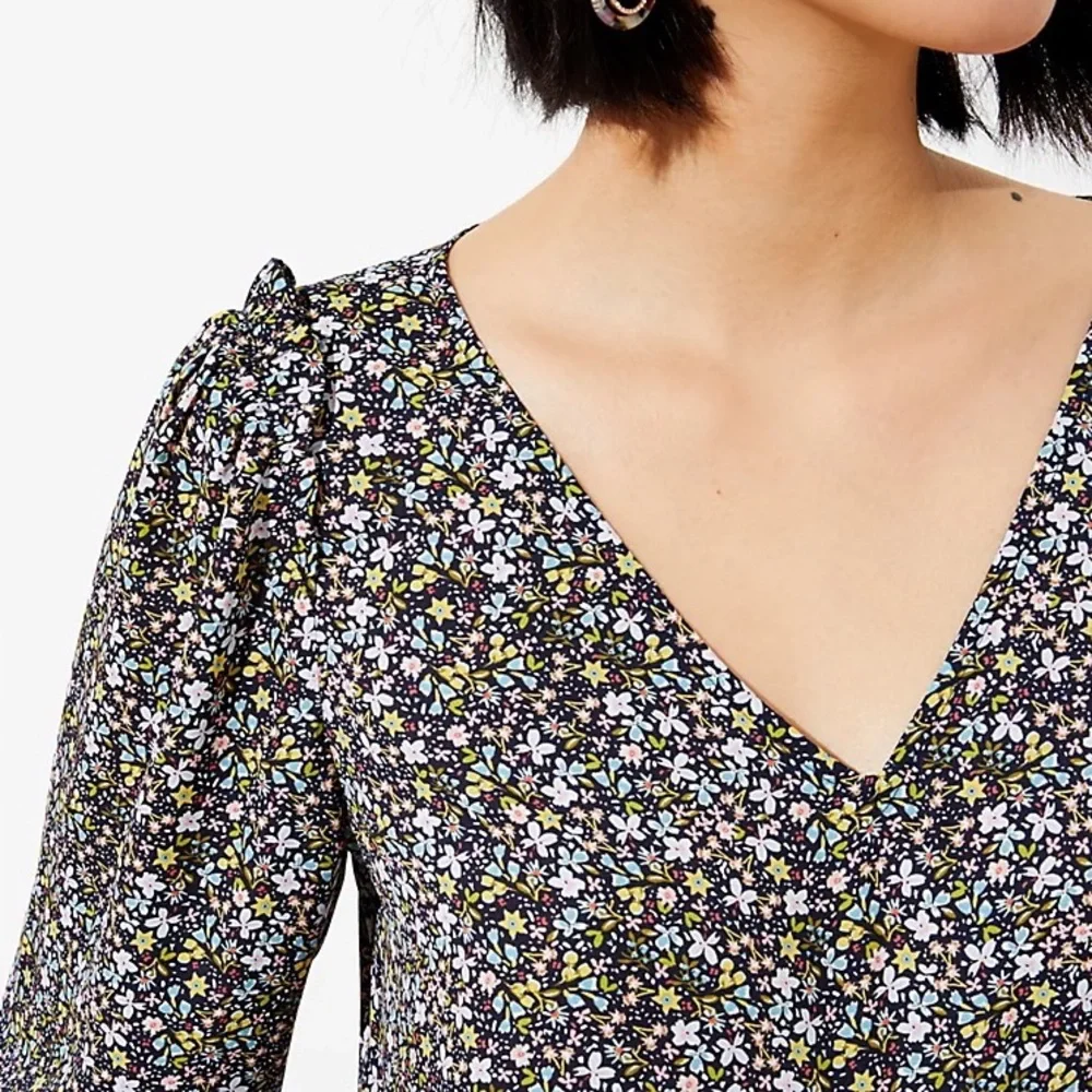 NWT Loft Garden V-Neck Puff Sleeve Blouse Size M